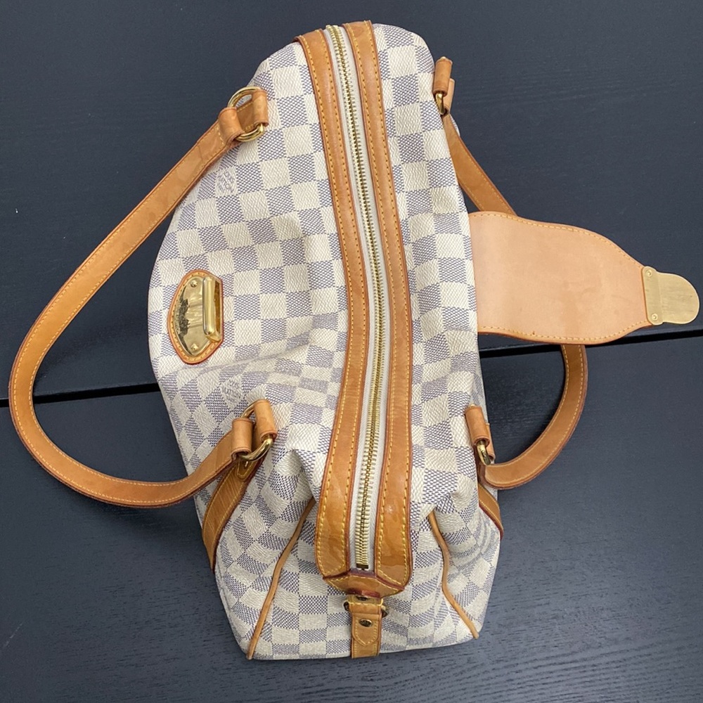 Louis Vuitton White Damier Shoulder Bag - Picture 5 of 16